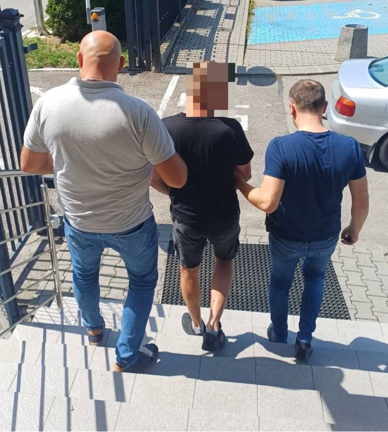 Przeworsk: Z maczetą na samochody. 33-latek trafił do aresztu