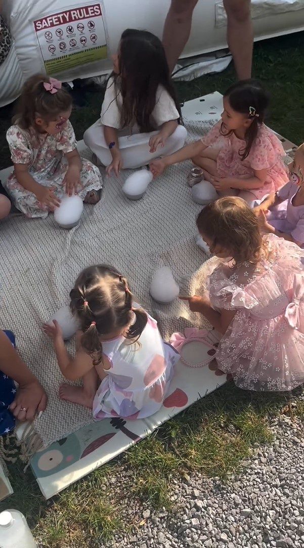 Przyjęcie urodzinowe córek Mai Hyży