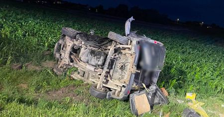 Zderzenie busa i samochodu osobowego w Starym Boryszewie. Droga do Rogozina całkowicie zablokowana!