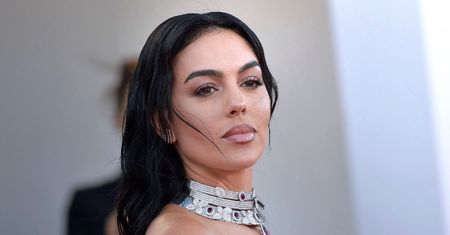 Georgina Rodriguez pozuje w BLOND WŁOSACH! Fani: "Ten kolor bardzo cię odmładza"