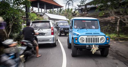 Zrozumieć fenomen Jimny. Jeździmy pierwszą generacją kultowej terenówki Suzuki pod równikiem