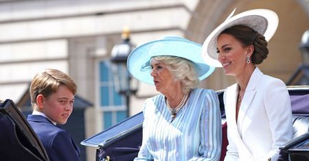 Charlotte, George i Louis na paradzie. Dzieci skradły show