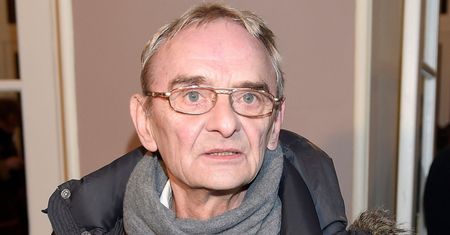 Nałóg go pochłonął. Ona cały czas była przy nim