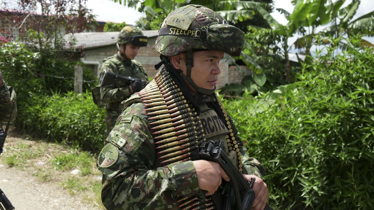 Archiwum zagraniczne East News 2024-05
Soldiers patrol on the outskirts of Morales, Colombia, after an attack, Monday, May 20, 2024. According to police, two officers died in the attack by dissidents of the Revolutionary Armed Forces of Colombia (FARC) known as FARC-EMC. (AP Photo/Juan B Diaz)
Juan B Diaz