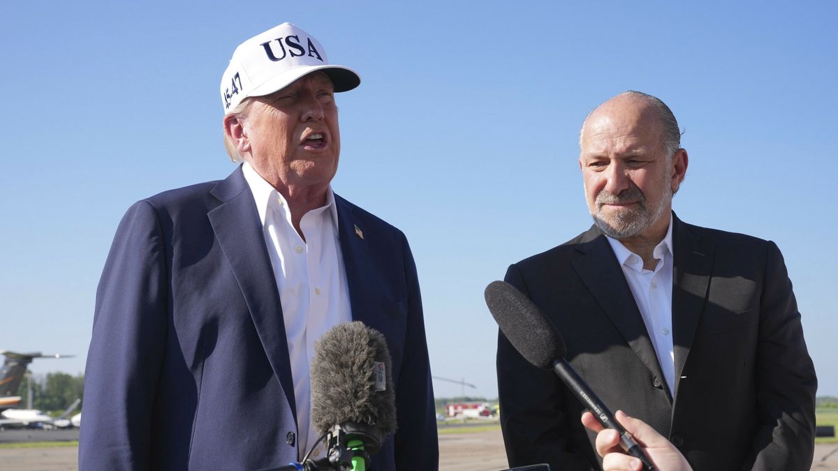 Prezydent USA Donald Trump i sekretarz handlu Howard Lutnick