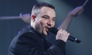 Lżejszy o 20 kg Jacek Stachursky chwali się bujną czupryną z Turcji. "Nie tylko pan niepokorny, ale i PRZYSTOJNY!" (FOTO)