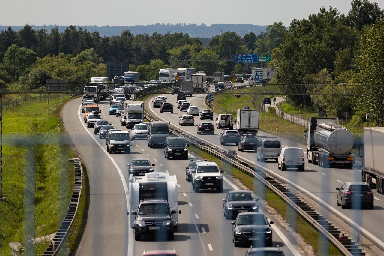 Kto jest kim na drogach krajowych? Kto odpowiada za fotoradary, a kto za pobór opłat drogowych?