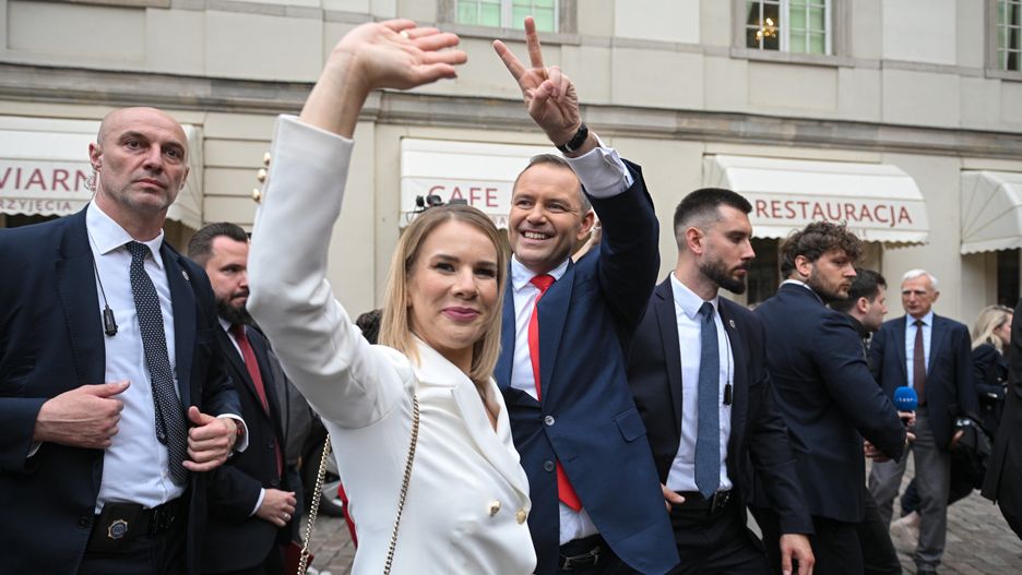 Karol Nawrocki, Marta Nawrocka
Marcin Obara
PKW, prezydenckich, prezydenta rp, uchwa�a, uchwa�y, wr�czenie, wyniku wybor�w, zamek kr�lewski, polityk, polityka