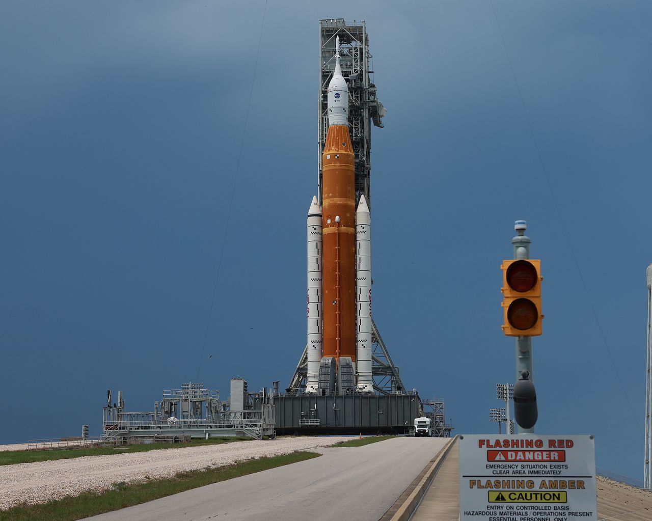 Księżyc znów na celowniku NASA. Startuje misja Artemis