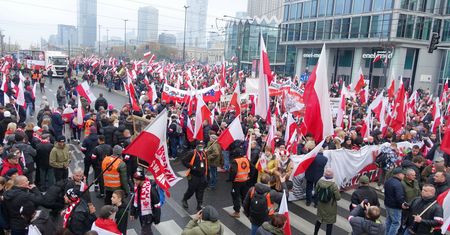 Komendant wezwał policjantów. Reakcja przed marszem 11 listopada