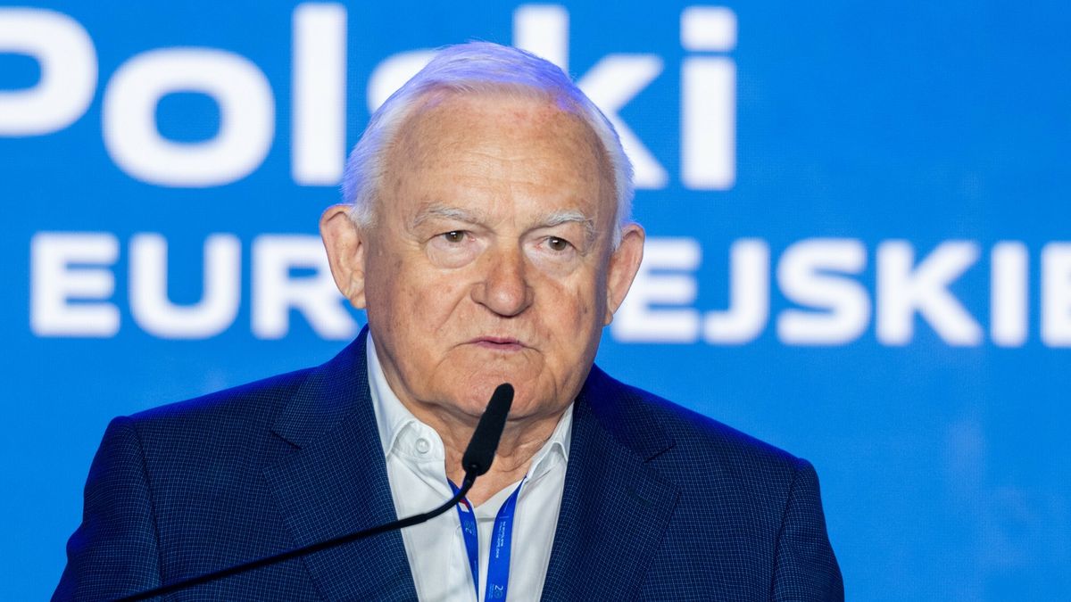 20 lat Polski w UE. Od bilansu ku przysz?o?ci
Fot. Lukasz Gdak/East News, Poznan, 27.05.2024. Konferencja "20. lat Polski w UE. Od bilansu ku przyszlosci"  zorganizowana przez Polska Strefe Inwestycyjna na terenie MTP.
N/z Leszek Miller - posel do Parlamentu Europejskiego.
Lukasz Gdak