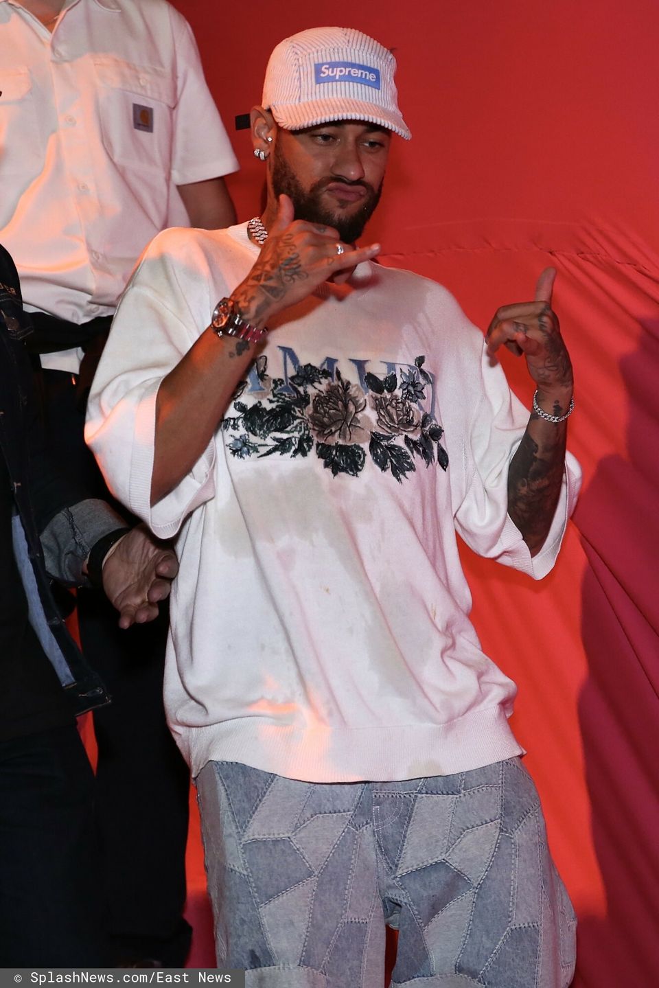 Neymar imprezuje z ciężarną partnerką