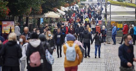 Sondaż IBRiS dla WP. Czy Polacy boją się drugiej fali koronawirusa?