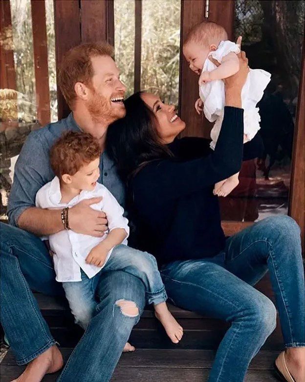 Dzieci Meghan i Harry'ego nie mają więzi z Karolem III?