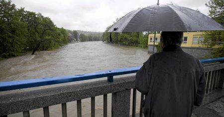 Cieszyn wprowadza alarm przeciwpowodziowy. Wzrasta poziom Olzy