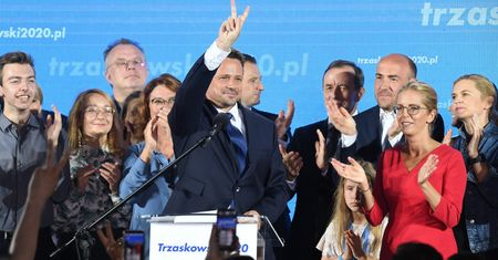 Rafał Trzaskowski wrócił z urlopu. Tworzy ruch w cieniu sporów w PO