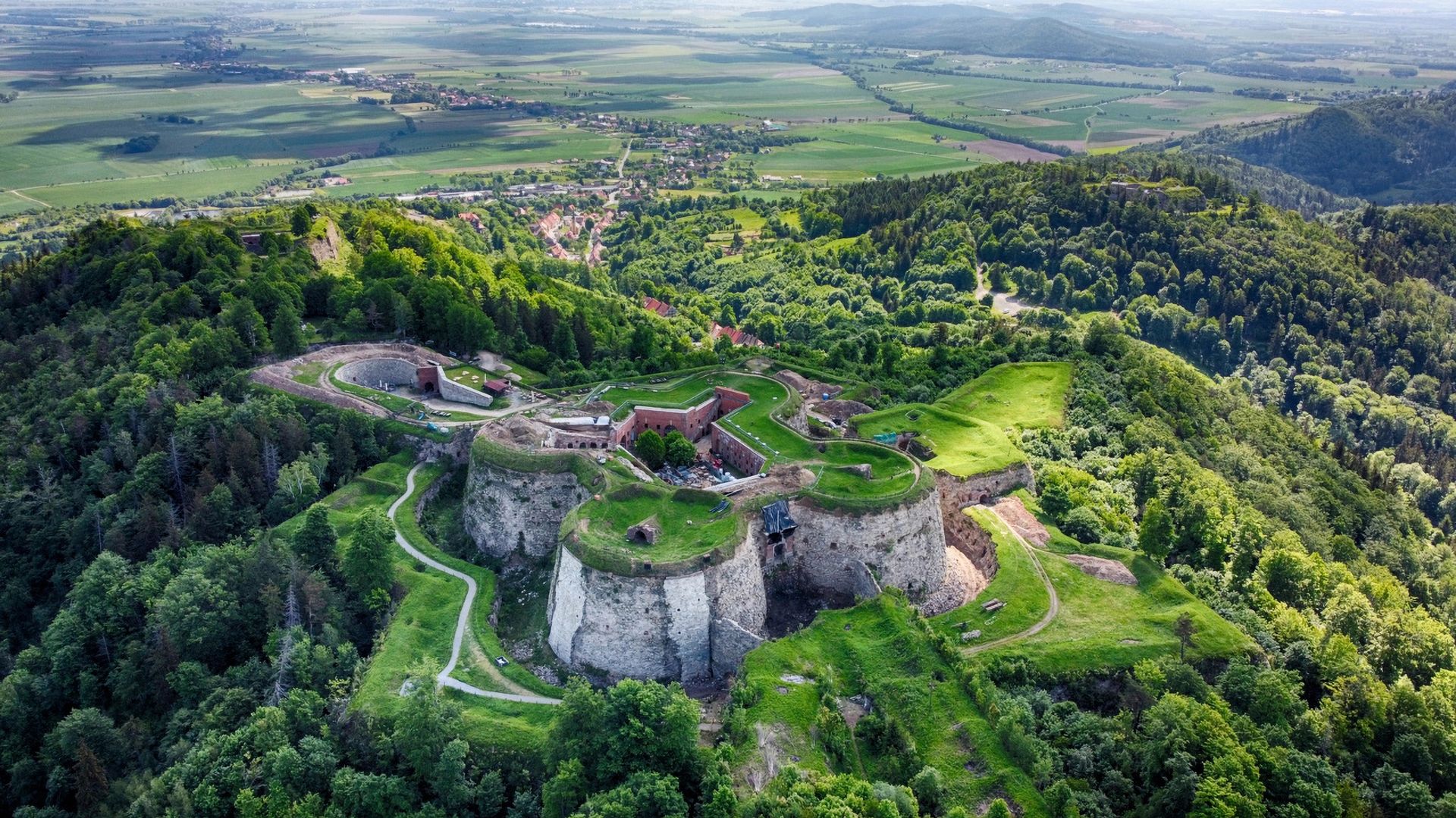 Wybrano szesnaście nowych cudów Polski. Koniecznie odwiedź je w wakacje