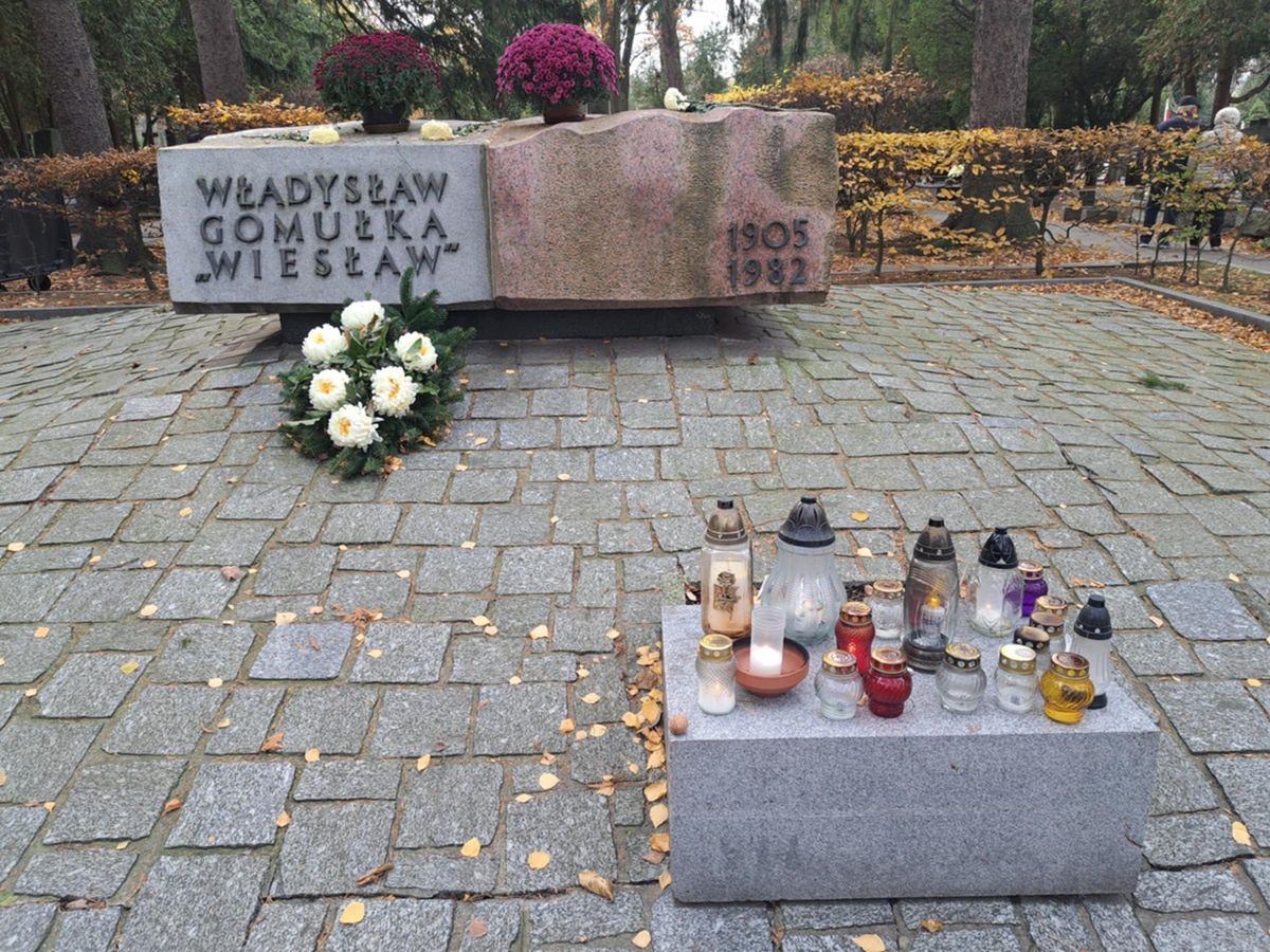 Grób Władysława Gomułki.