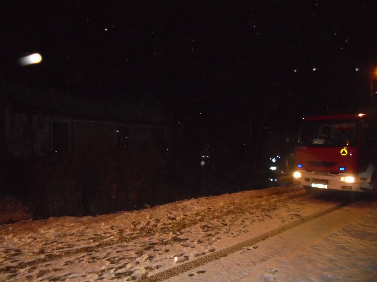 Pożar domu w miejscowości Szyby (powiat ostrowiecki)