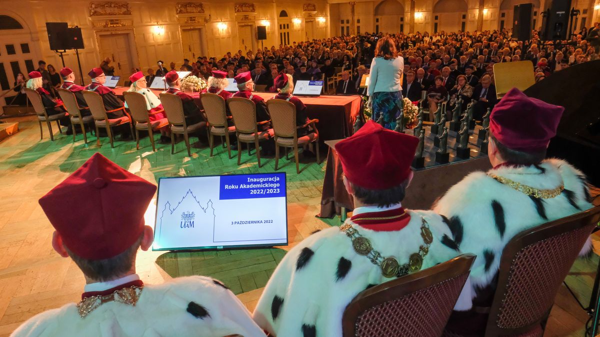 Władze UAM zwolniły wykładowcę, bo ten został nisko oceniony