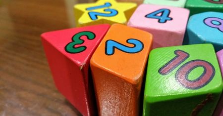 Zabawki edukacyjne, które rozwijają mózg dziecka