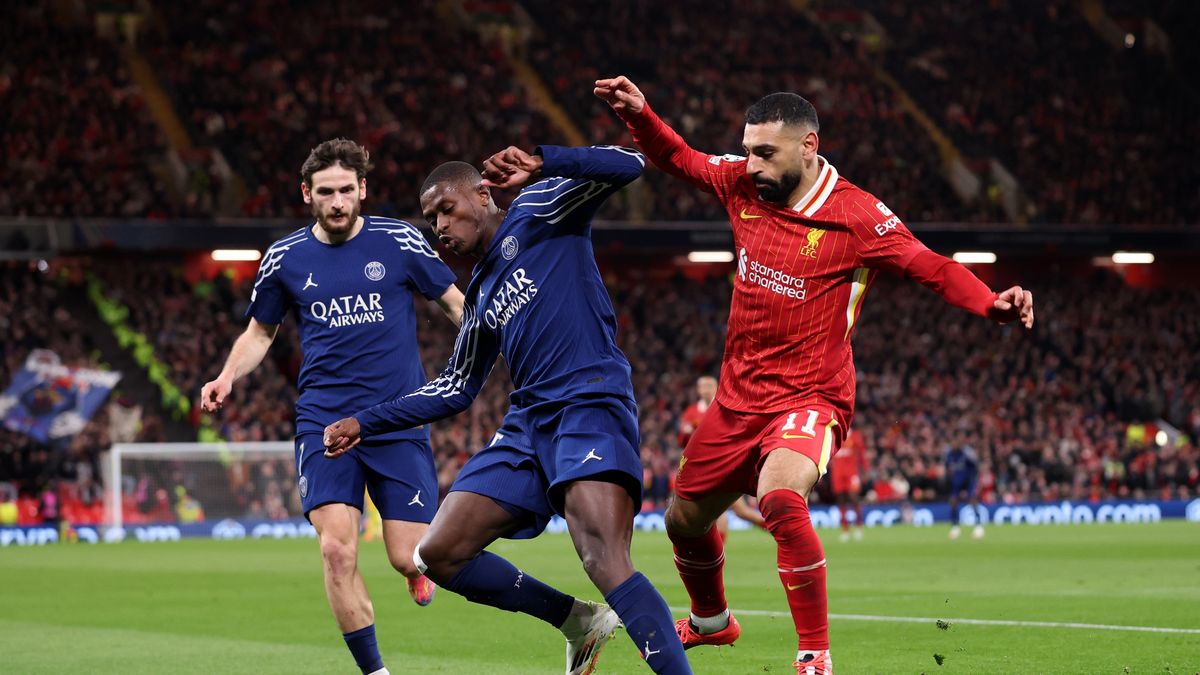 Starcie Liverpoolu FC z Paris Saint-Germain .