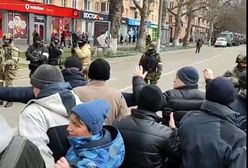 Mieszkańcy podbitego Chersonia nie poddają się. Trwają protesty