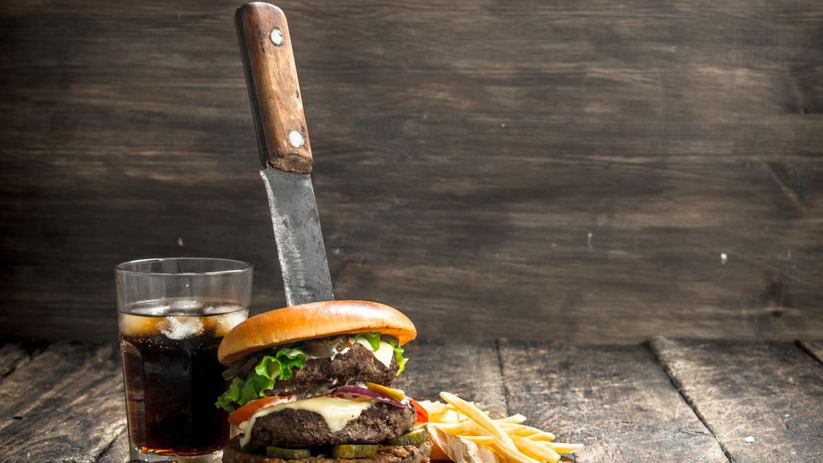 Karmel amoniakalno-siarczanowy jest popularnym dodatkiem do żywności. Substancja oznaczana symbolem E150d stanowi składnik wielu produktów, m.in coli, sosu barbecue. 