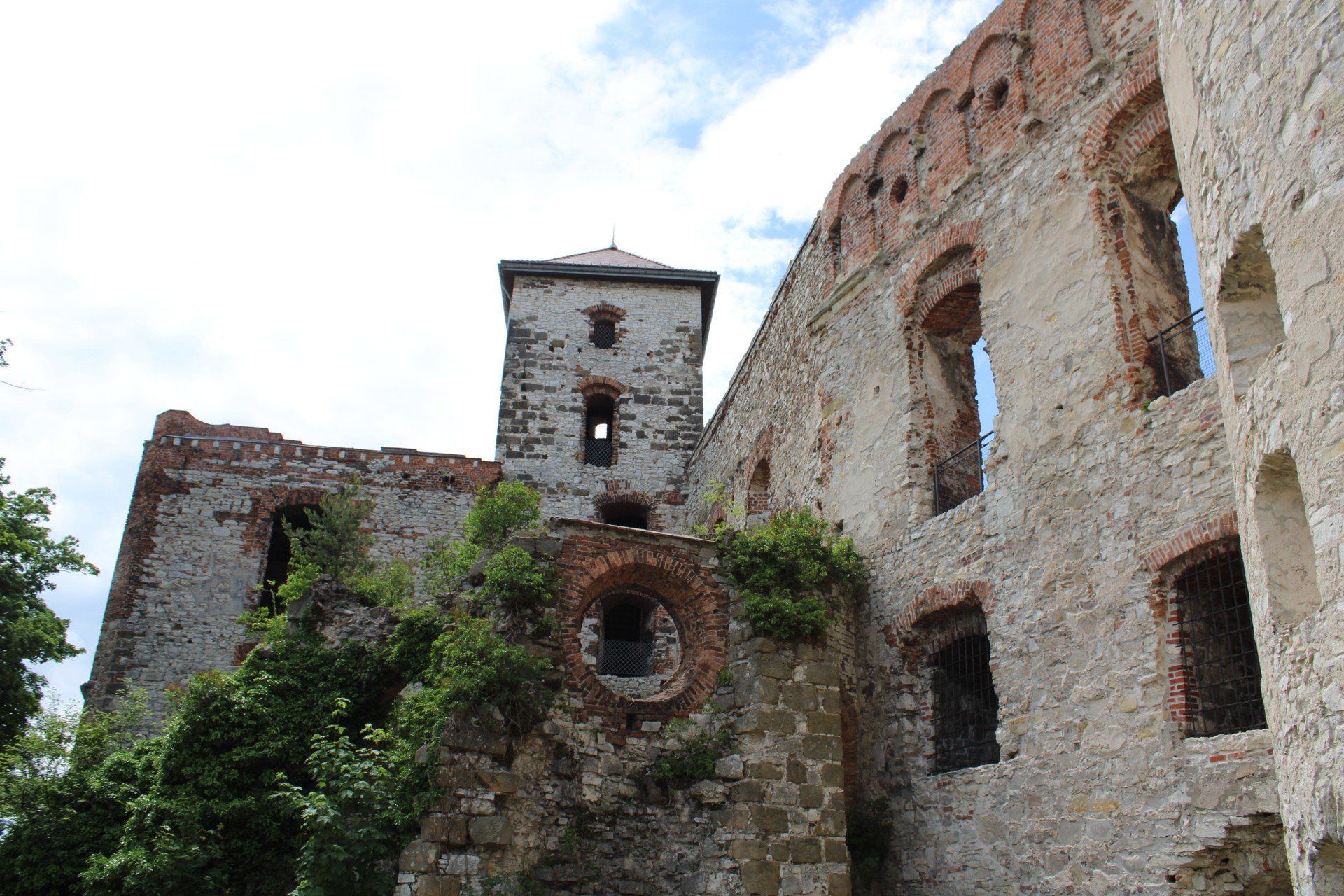 Zamek Tenczyn w Rudnie od 15 lat jest objęty pracami konserwatorskimi i remontowymi