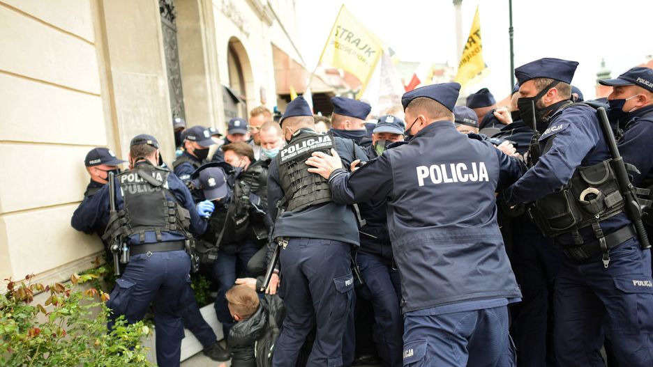 Protest przedsiębiorców w Warszawie. Nie obyło się bez użycia siły