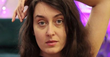 Kaya Szulczewska o pożegnaniu taty i brutalnych komentarzach. "Obrońcy moralności zafundowali mi medialny lincz w dniu pogrzebu ojca"