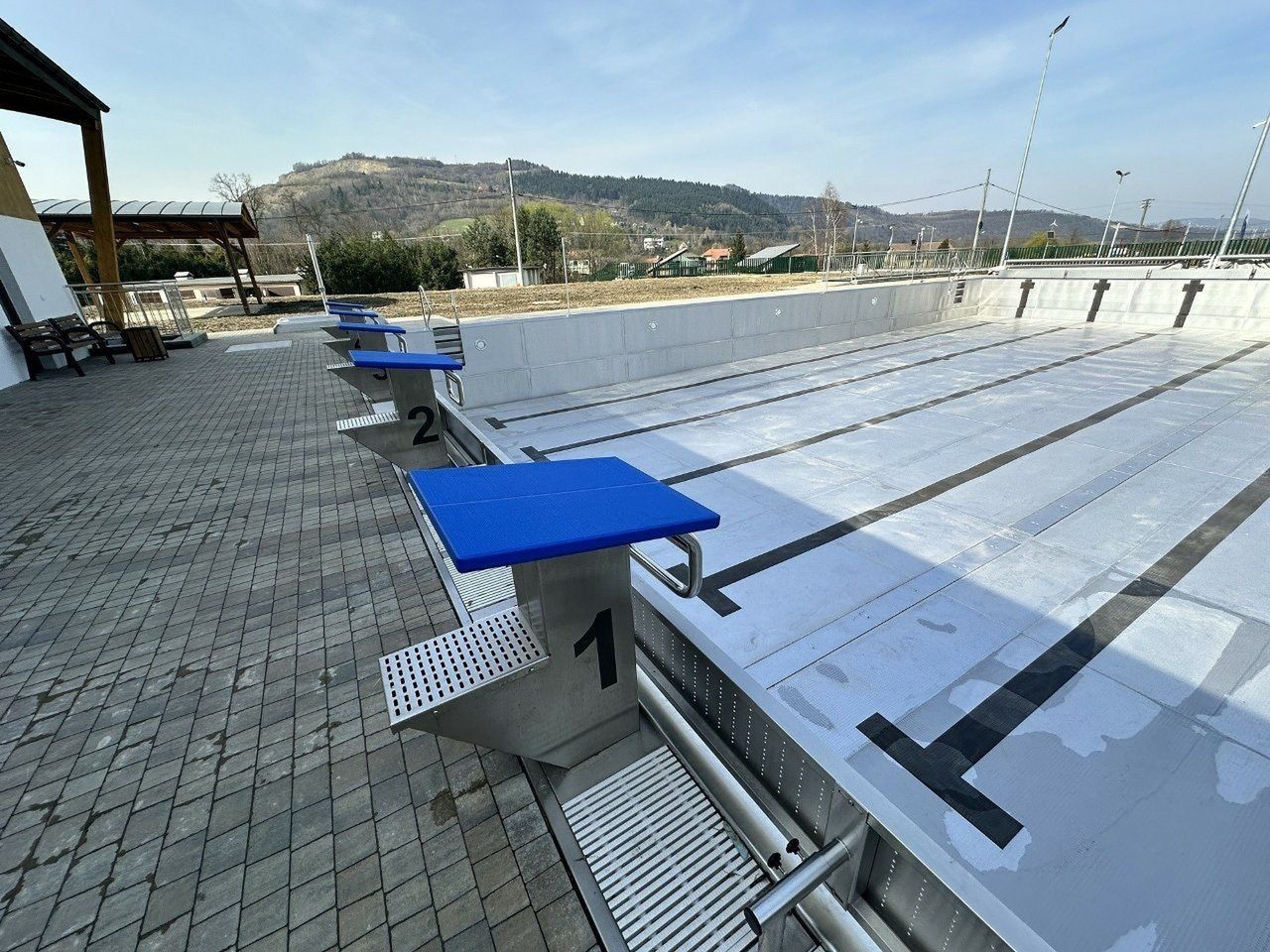 Nieużywany basen w Marcinkowicach do rozbiórki?