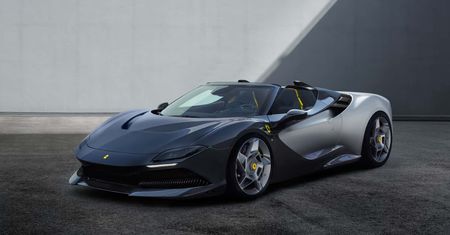 Ferrari SP-8 nie ma dachu, ale i tak jest świetne. Kiedyś będzie warte fortunę