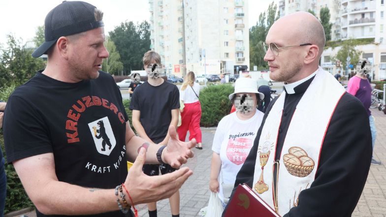 Filip Chajzer ściągnął księdza na otwarcie budki z kebabem