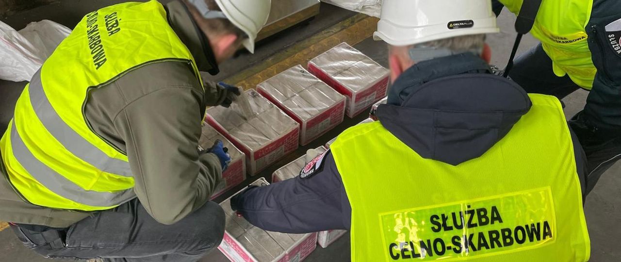 Rekordowy przemyt heroiny udaremniony w Gdyni. Ponad tona narkotyków za 220 milionów złotych