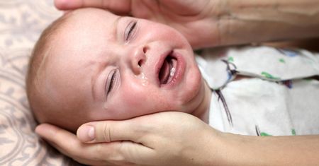 Pediatrzy biją na alarm! Wyliczają pierwsze objawy COVID u dzieci