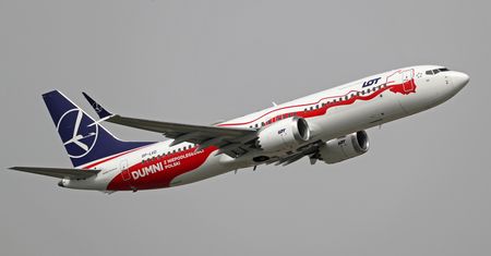 W październiku LOT odbierze sześć samolotów Boeing 737 MAX 8. Przewoźnik wykorzystał okazję