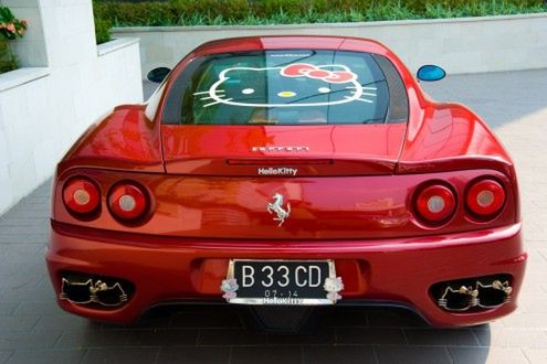 Ferrari 360 Modena zrujnowane przez Hello Kitty!