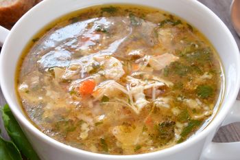 Oszukane flaczki z kurczaka. Pięknie pachną i na ich widok nikt nie będzie się krzywił