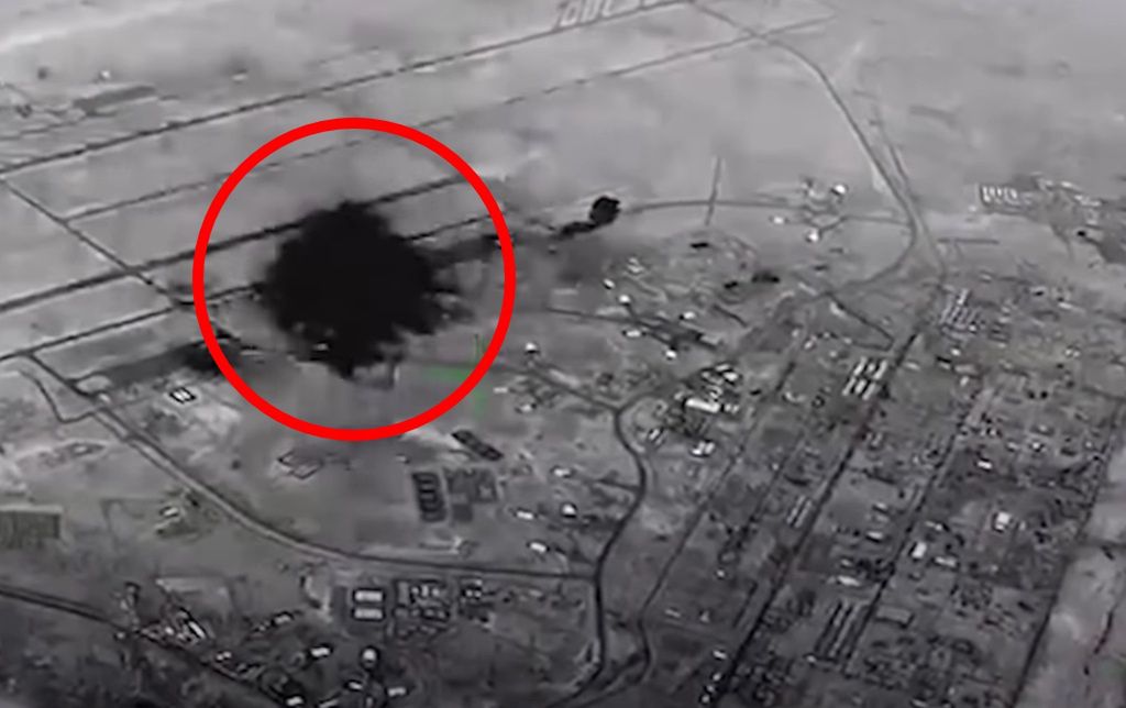 Pierwsza eksplozja w bazie Ain Al-Asad, widziana z kamery termowizyjnej zamontowanej na dronie obserwacyjnym