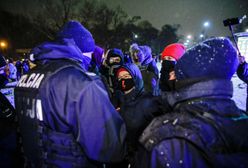 Strajk Kobiet w Warszawie. Policja siłą wyprowadziła osoby sprzed TK