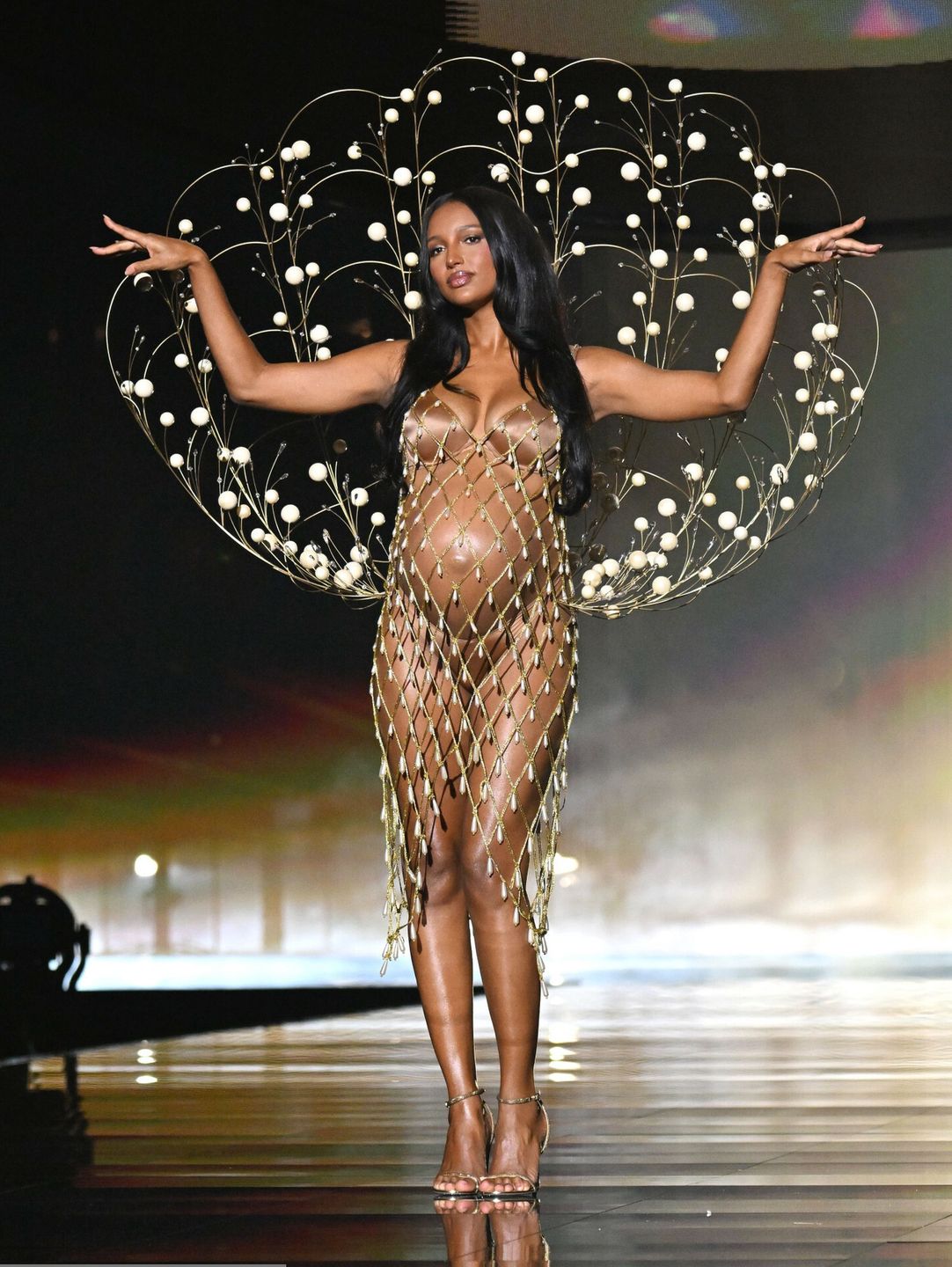 Ciężarna Jasmine Tokes na pokazie Victoria's Secret 