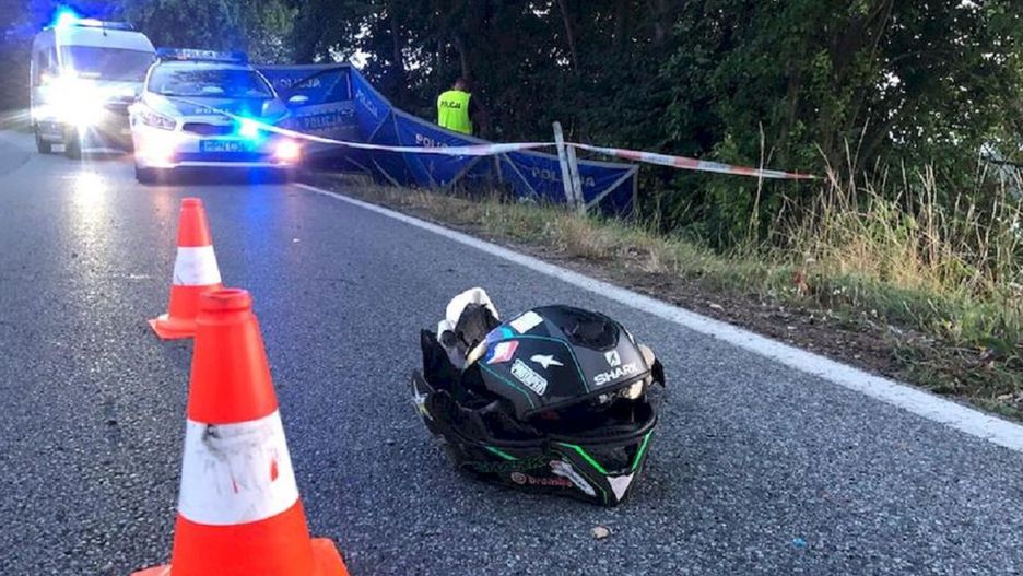 Koszmarny wypadek. Młody motocyklista wjechał w drzewo