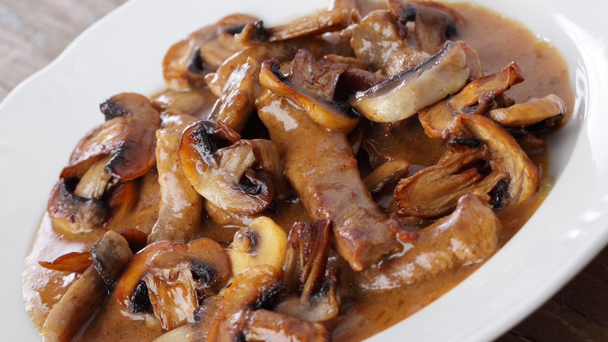 Łopatka wieprzowa z pieczarkami