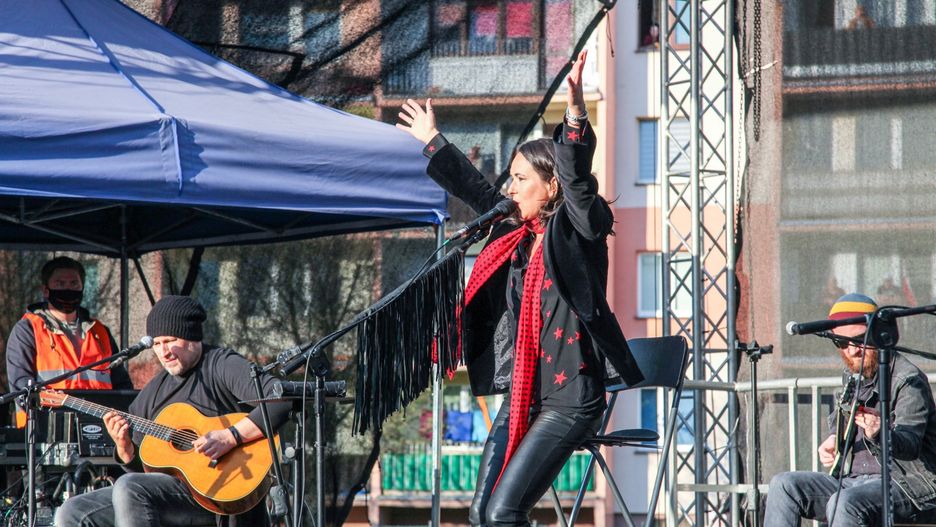 Kasia Kowalska dała koncert na osiedlu w Ciechanowie 2 maja