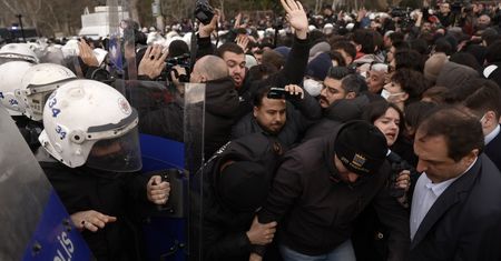 Chaos w ulubionym kraju turystów. Polski konsulat wydał komunikat