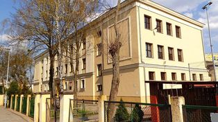 Toruń. Szkoła przy Bema ma zmienić się w poradnię. Rozpoczęto przygotowania pod przebudowę budynku