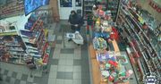 Agresor z siekierą wpadł do sklepu i zażądał pieniędzy