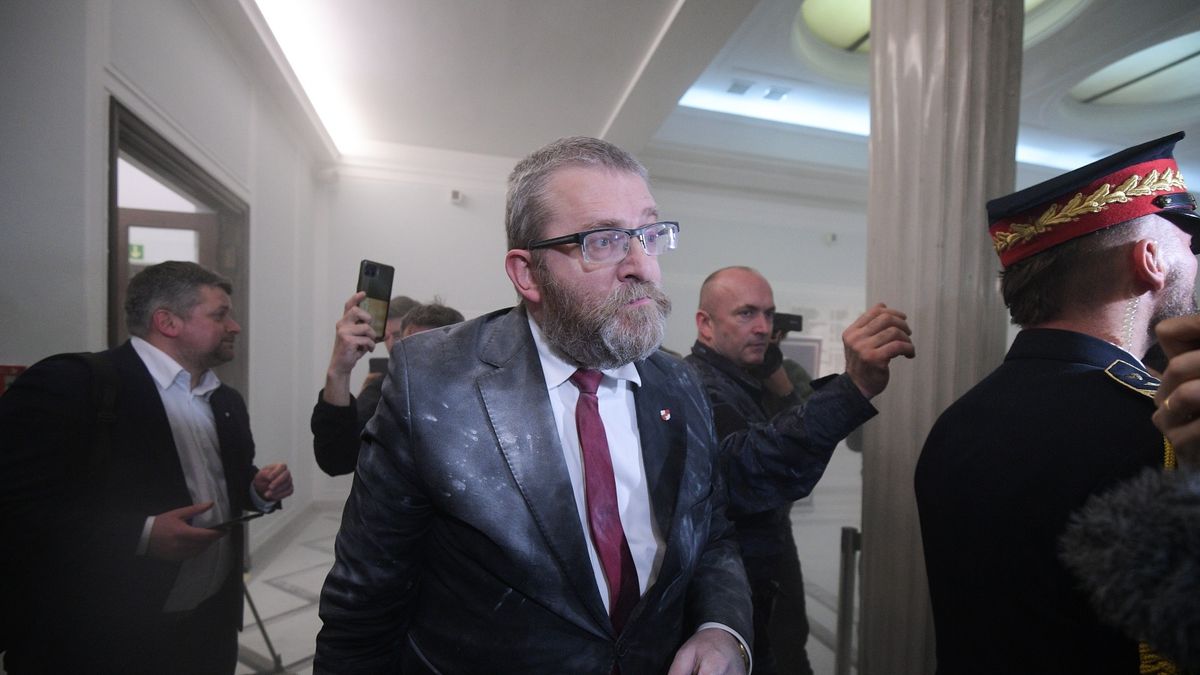 Poseł Grzegorz Braun wywołał skandal w Sejmie