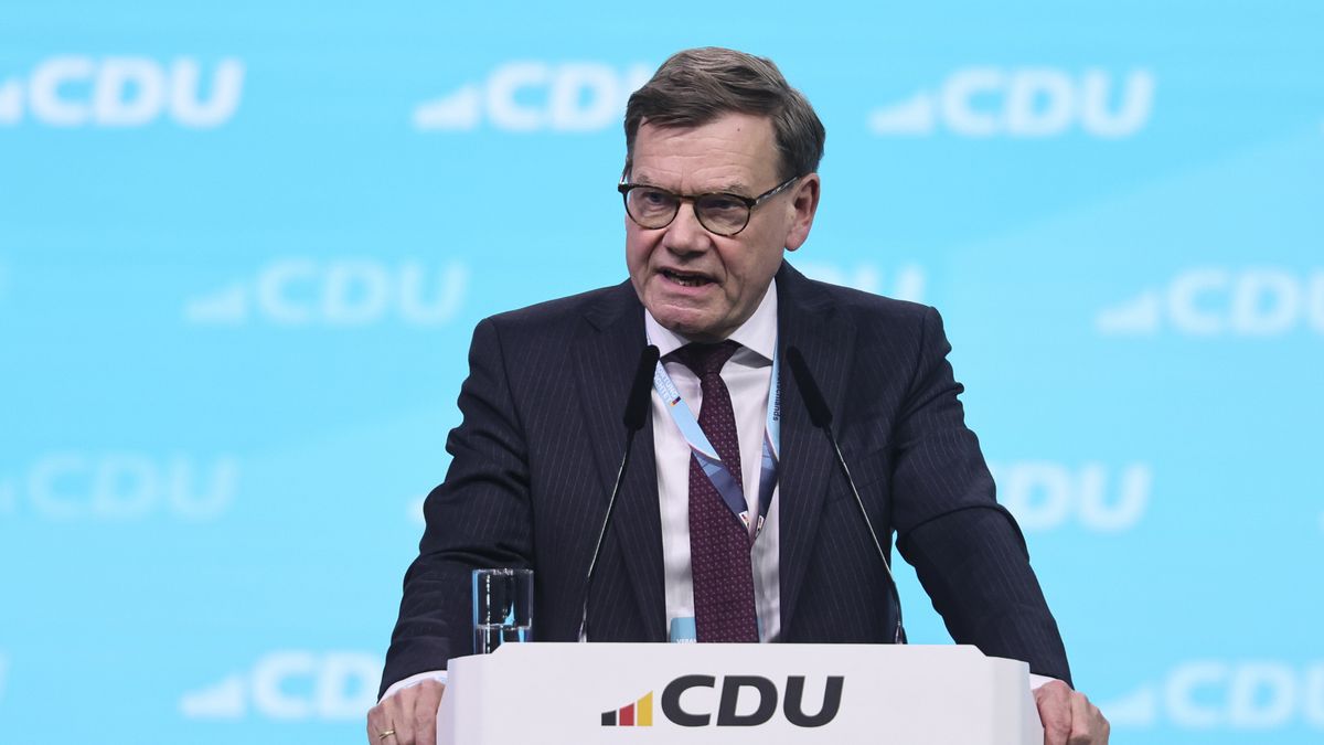 38th Federal party convention of CDU in Stuttgart
epa12761907 German Foreign Minister Johann Wadephul speaks during the 38th Federal party convention of Democratic Union (CDU) party in Stuttgart, Germany, 20 February 2026. The federal party convention takes place from 19 to 21 February in Stuttgart.  EPA/RONALD WITTEK 
Dostawca: PAP/EPA.
RONALD WITTEK
parties, CDU, Federal party convention